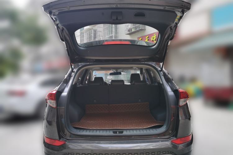Used Hyundai Tucson 2018 1.6T Dual-Clutch Two-Wheel Drive 15th Anniversary Special Edition Trunk