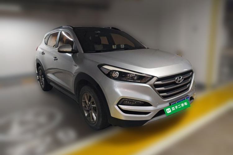 Used Hyundai Tucson 2018 1.6T Dual-Clutch Two-Wheel Drive 15th Anniversary Special Edition Front Right 45 Deg