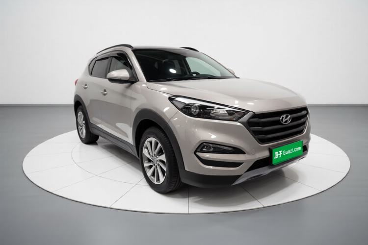 Used Hyundai Tucson 2018 1.6T Dual-Clutch Two-Wheel Drive 15th Anniversary Special Edition Front Right 45 Deg
