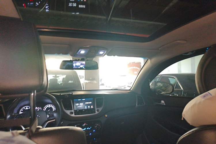 Used Hyundai Tucson 2018 1.6T Dual-Clutch Two-Wheel Drive 15th Anniversary Special Edition Headliner