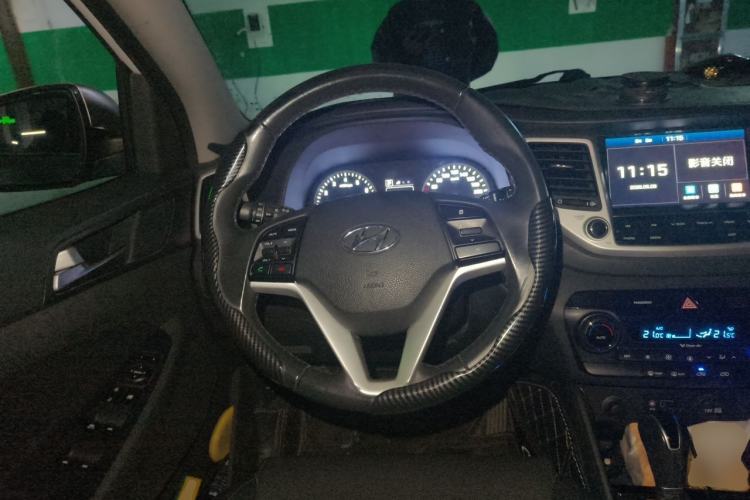 Used Hyundai Tucson 2018 1.6T Dual-Clutch Two-Wheel Drive 15th Anniversary Special Edition Steering Wheel