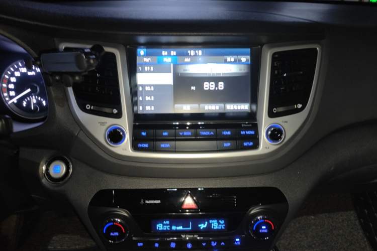 Used Hyundai Tucson 2018 1.6T Dual-Clutch Two-Wheel Drive 15th Anniversary Special Edition Audio And AC Panel