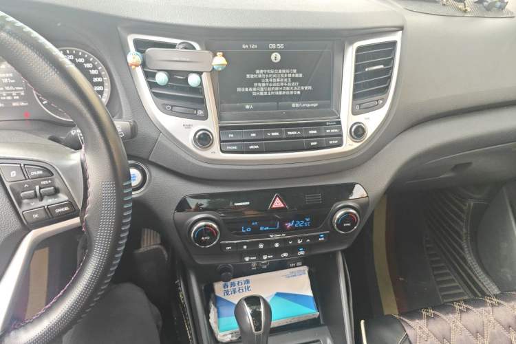 Used Hyundai Tucson 2018 1.6T Dual-Clutch Two-Wheel Drive 15th Anniversary Special Edition Audio And AC Panel
