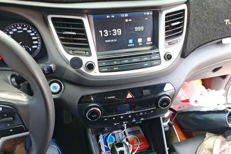 Used Hyundai Tucson 2018 1.6T Dual-Clutch Two-Wheel Drive 15th Anniversary Special Edition Audio And AC Panel