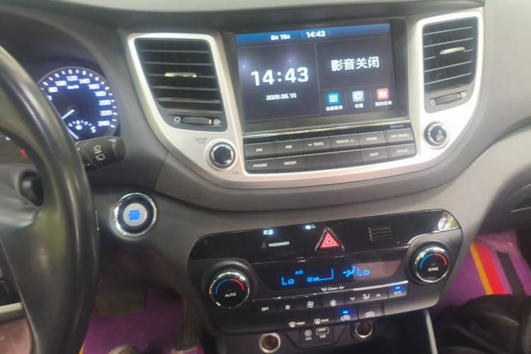 Used Hyundai Tucson 2018 1.6T Dual-Clutch Two-Wheel Drive 15th Anniversary Special Edition Audio And AC Panel