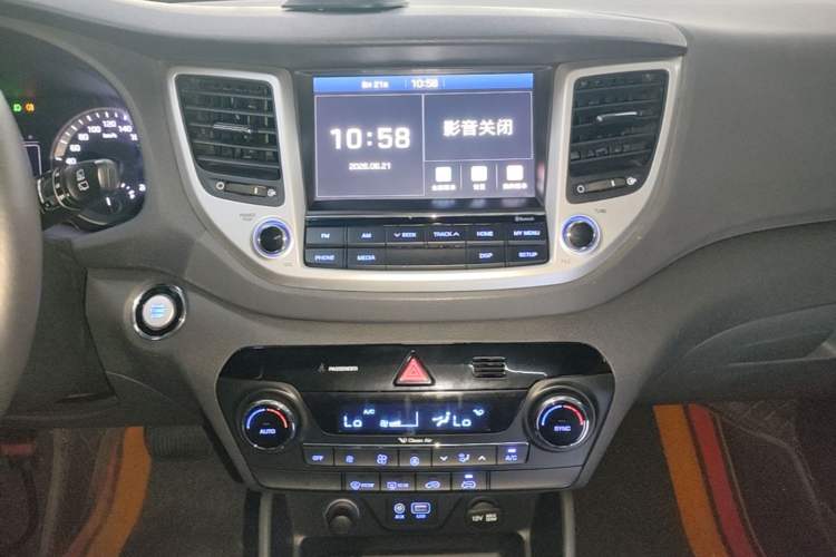 Used Hyundai Tucson 2018 1.6T Dual-Clutch Two-Wheel Drive 15th Anniversary Special Edition Audio And AC Panel