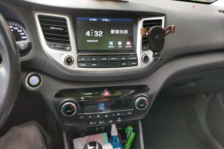 Used Hyundai Tucson 2018 1.6T Dual-Clutch Two-Wheel Drive 15th Anniversary Special Edition Audio And AC Panel