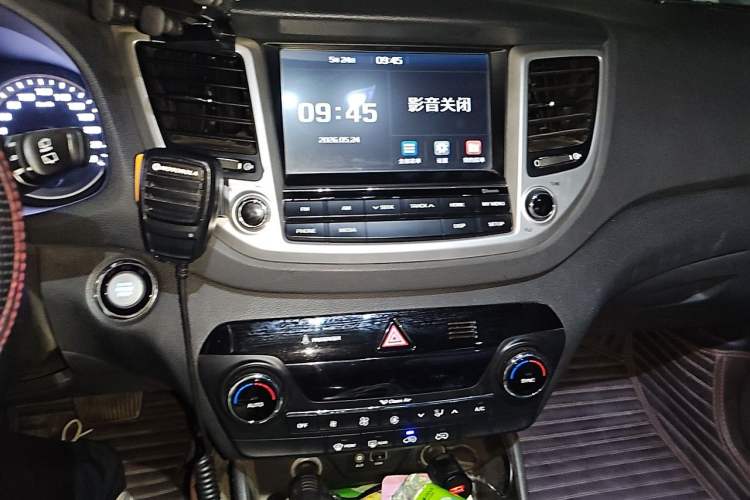 Used Hyundai Tucson 2018 1.6T Dual-Clutch Two-Wheel Drive 15th Anniversary Special Edition Audio And AC Panel