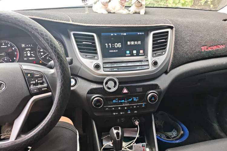 Used Hyundai Tucson 2018 1.6T Dual-Clutch Two-Wheel Drive 15th Anniversary Special Edition Audio And AC Panel