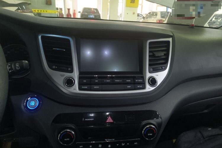 Used Hyundai Tucson 2018 1.6T Dual-Clutch Two-Wheel Drive 15th Anniversary Special Edition Audio And AC Panel