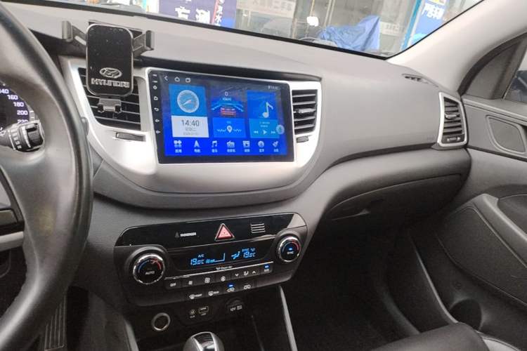 Used Hyundai Tucson 2018 1.6T Dual-Clutch Two-Wheel Drive 15th Anniversary Special Edition Audio And AC Panel