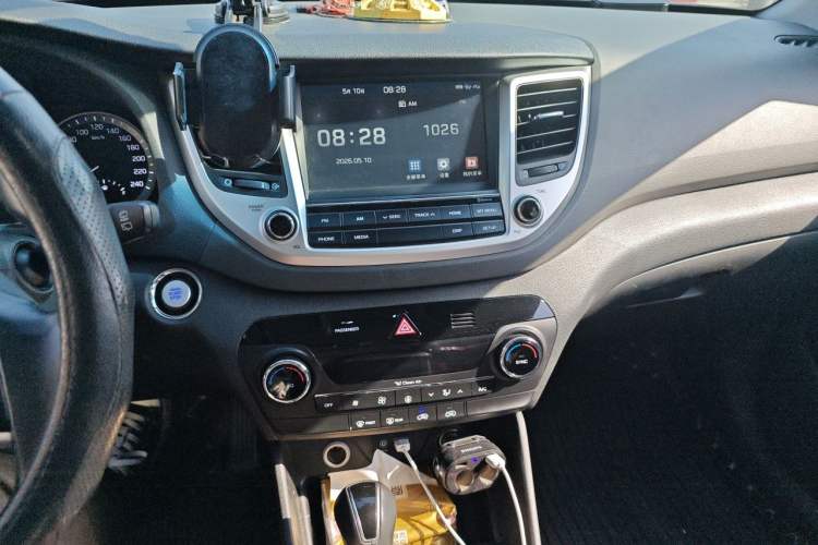 Used Hyundai Tucson 2018 1.6T Dual-Clutch Two-Wheel Drive 15th Anniversary Special Edition Audio And AC Panel