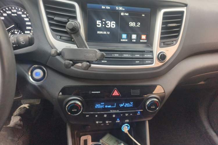 Used Hyundai Tucson 2018 1.6T Dual-Clutch Two-Wheel Drive 15th Anniversary Special Edition Audio And AC Panel