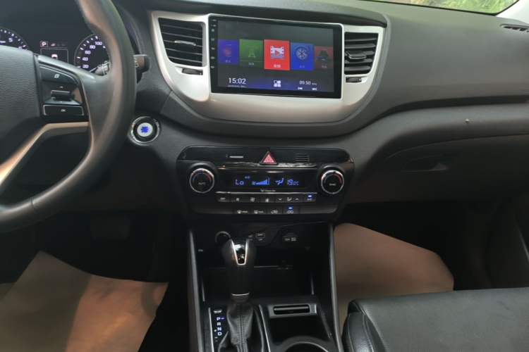 Used Hyundai Tucson 2018 1.6T Dual-Clutch Two-Wheel Drive 15th Anniversary Special Edition Audio And AC Panel