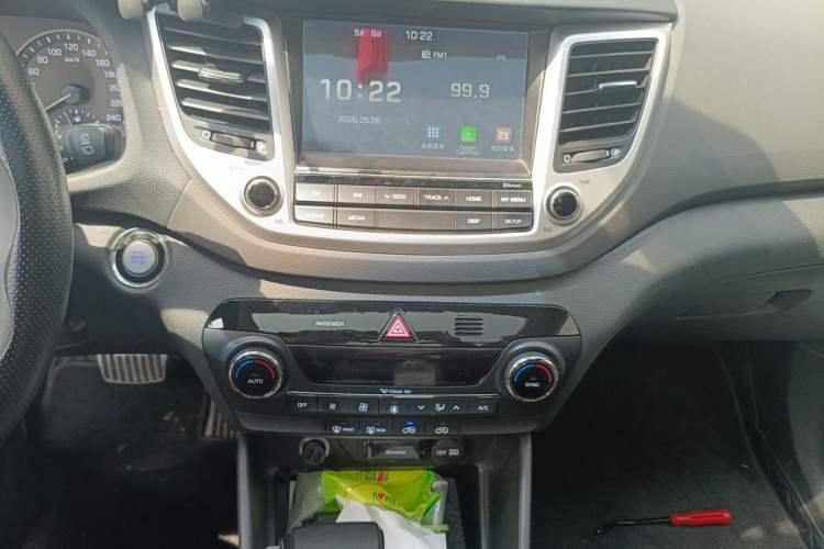Used Hyundai Tucson 2018 1.6T Dual-Clutch Two-Wheel Drive 15th Anniversary Special Edition Audio And AC Panel