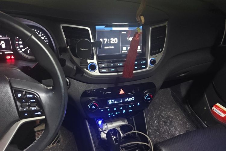Used Hyundai Tucson 2018 1.6T Dual-Clutch Two-Wheel Drive 15th Anniversary Special Edition Audio And AC Panel