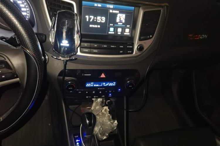 Used Hyundai Tucson 2018 1.6T Dual-Clutch Two-Wheel Drive 15th Anniversary Special Edition Audio And AC Panel