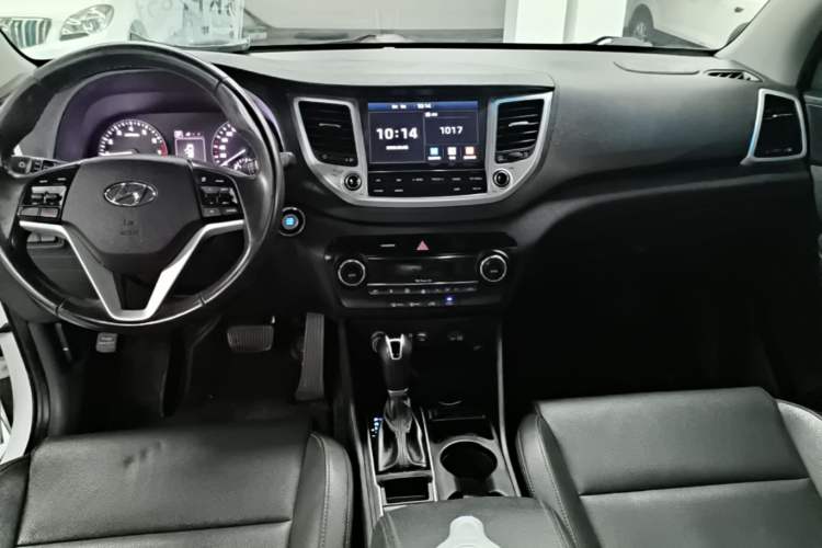 Used Hyundai Tucson 2018 1.6T Dual-Clutch Two-Wheel Drive 15th Anniversary Special Edition Audio And AC Panel