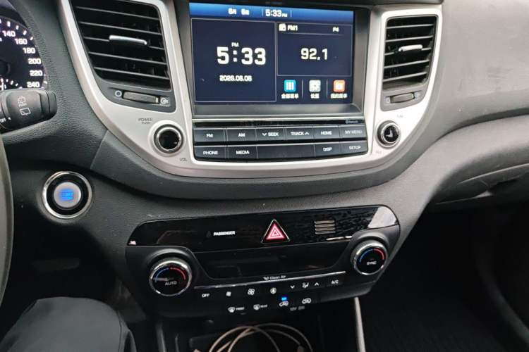 Used Hyundai Tucson 2018 1.6T Dual-Clutch Two-Wheel Drive 15th Anniversary Special Edition Audio And AC Panel