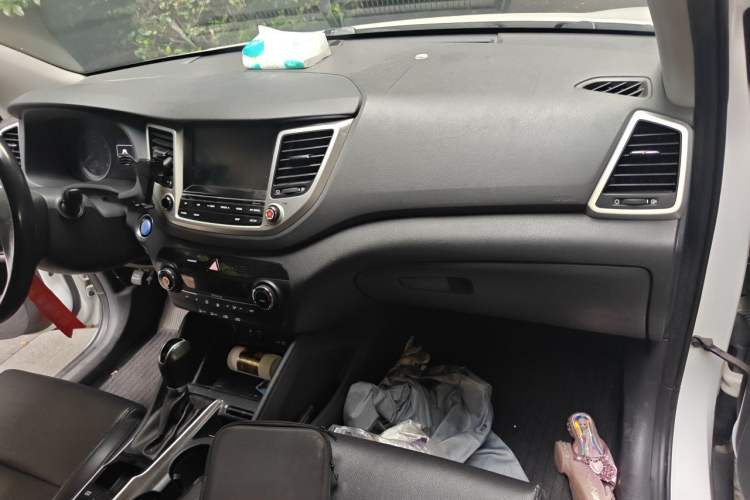 Used Hyundai Tucson 2018 1.6T Dual-Clutch Two-Wheel Drive 15th Anniversary Special Edition Audio And AC Panel