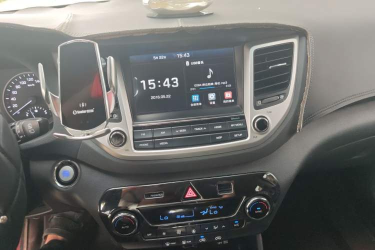 Used Hyundai Tucson 2018 1.6T Dual-Clutch Two-Wheel Drive 15th Anniversary Special Edition Audio And AC Panel