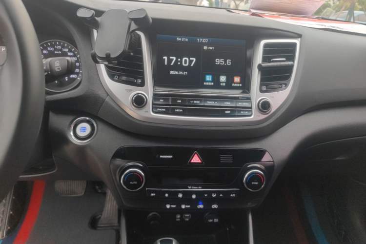 Used Hyundai Tucson 2018 1.6T Dual-Clutch Two-Wheel Drive 15th Anniversary Special Edition Audio And AC Panel