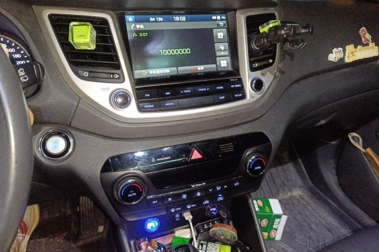 Used Hyundai Tucson 2018 1.6T Dual-Clutch Two-Wheel Drive 15th Anniversary Special Edition Audio And AC Panel