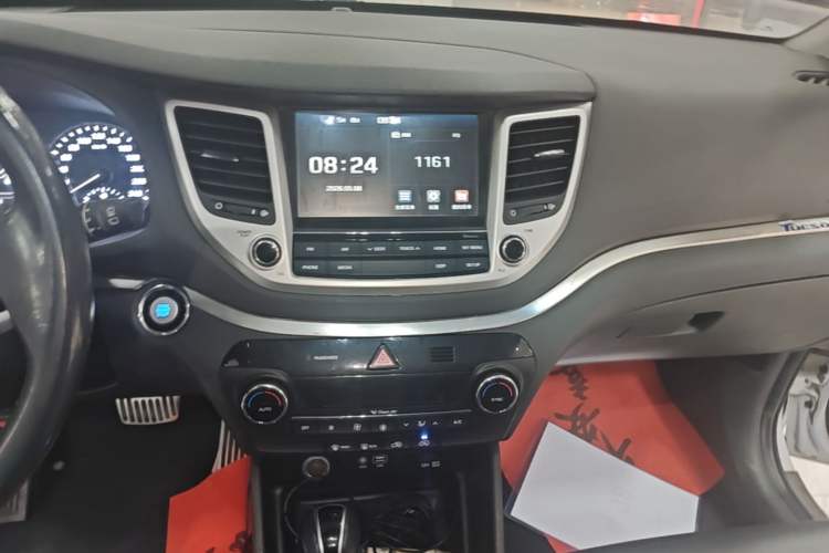 Used Hyundai Tucson 2018 1.6T Dual-Clutch Two-Wheel Drive 15th Anniversary Special Edition Audio And AC Panel