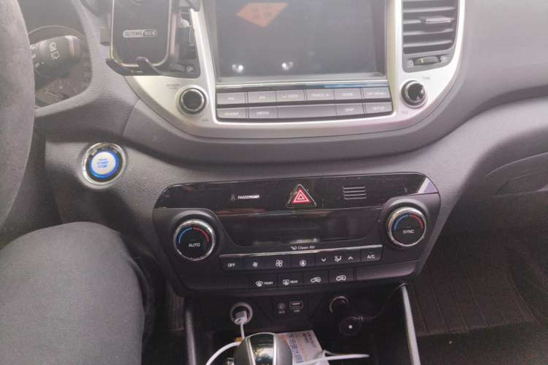 Used Hyundai Tucson 2018 1.6T Dual-Clutch Two-Wheel Drive 15th Anniversary Special Edition Audio And AC Panel