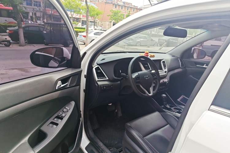 Used Hyundai Tucson 2018 1.6T Dual-Clutch Two-Wheel Drive 15th Anniversary Special Edition Driver Seat