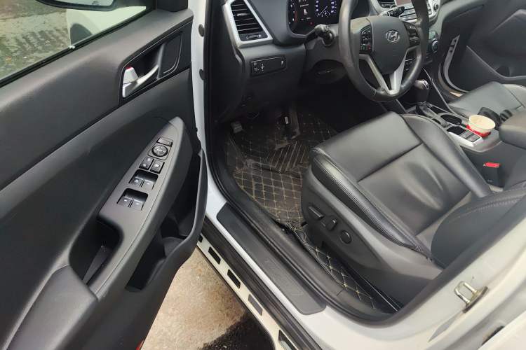 Used Hyundai Tucson 2018 1.6T Dual-Clutch Two-Wheel Drive 15th Anniversary Special Edition Driver Seat