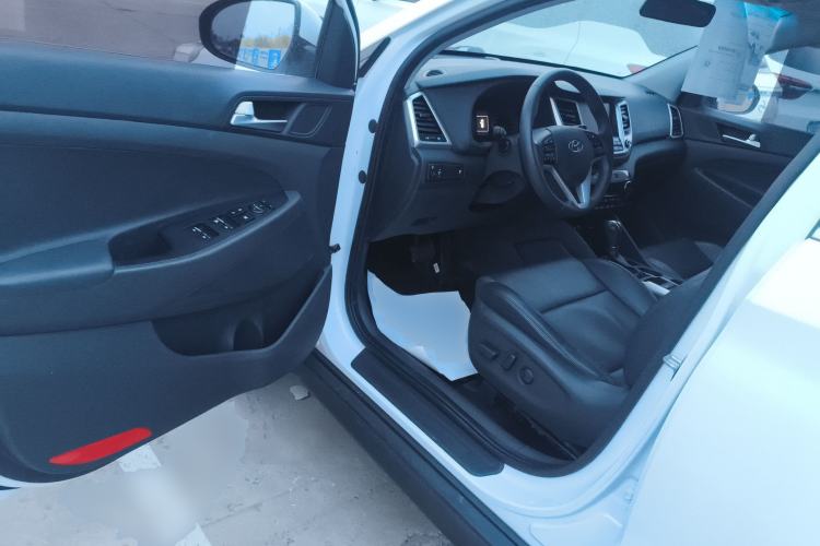 Used Hyundai Tucson 2018 1.6T Dual-Clutch Two-Wheel Drive 15th Anniversary Special Edition Driver Seat
