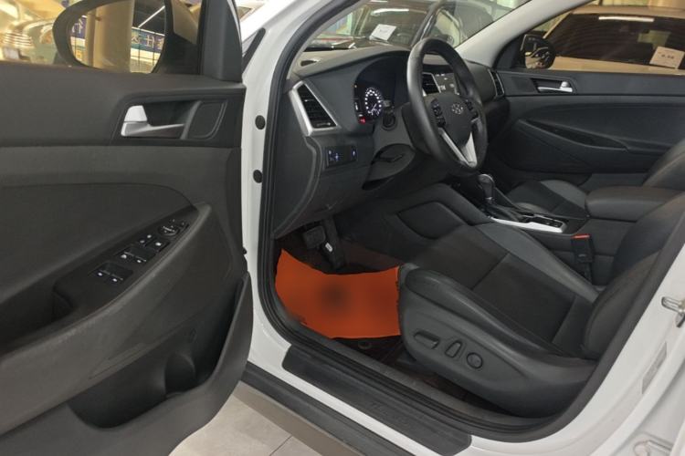 Used Hyundai Tucson 2018 1.6T Dual-Clutch Two-Wheel Drive 15th Anniversary Special Edition Driver Seat