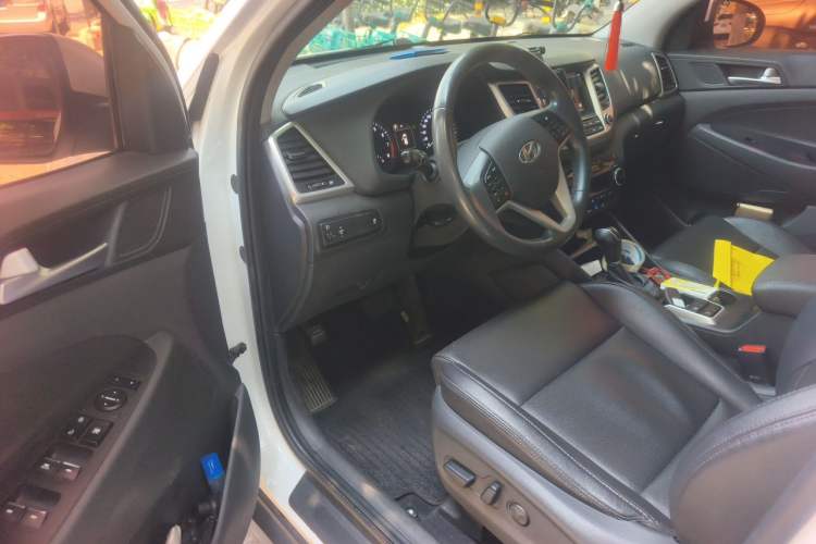 Used Hyundai Tucson 2018 1.6T Dual-Clutch Two-Wheel Drive 15th Anniversary Special Edition Driver Seat