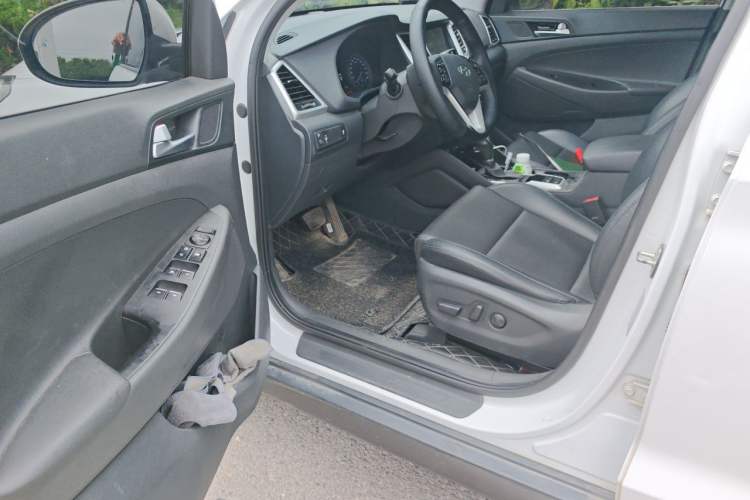Used Hyundai Tucson 2018 1.6T Dual-Clutch Two-Wheel Drive 15th Anniversary Special Edition Driver Seat