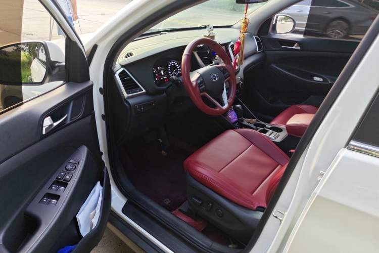 Used Hyundai Tucson 2018 1.6T Dual-Clutch Two-Wheel Drive 15th Anniversary Special Edition Driver Seat