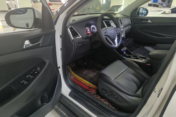 Used Hyundai Tucson 2018 1.6T Dual-Clutch Two-Wheel Drive 15th Anniversary Special Edition Driver Seat