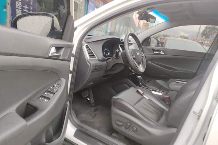 Used Hyundai Tucson 2018 1.6T Dual-Clutch Two-Wheel Drive 15th Anniversary Special Edition Driver Seat