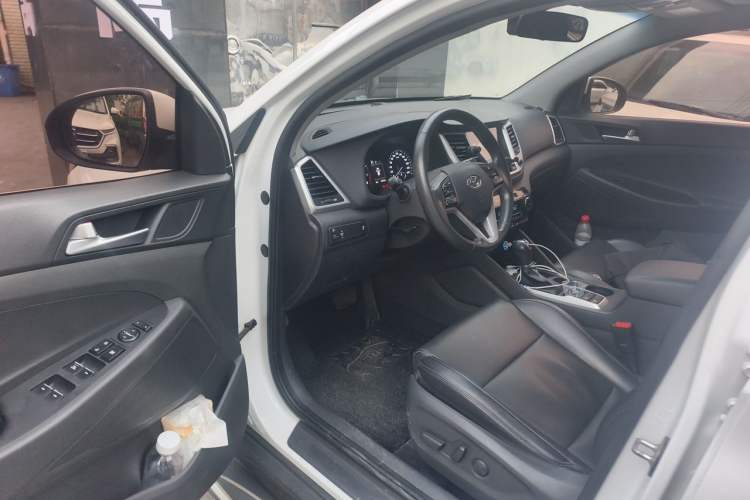Used Hyundai Tucson 2018 1.6T Dual-Clutch Two-Wheel Drive 15th Anniversary Special Edition Driver Seat
