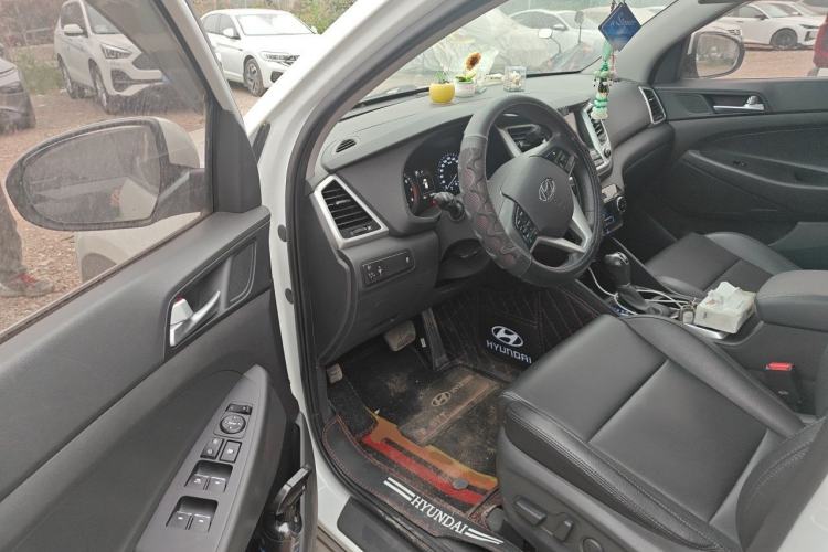 Used Hyundai Tucson 2018 1.6T Dual-Clutch Two-Wheel Drive 15th Anniversary Special Edition Driver Seat