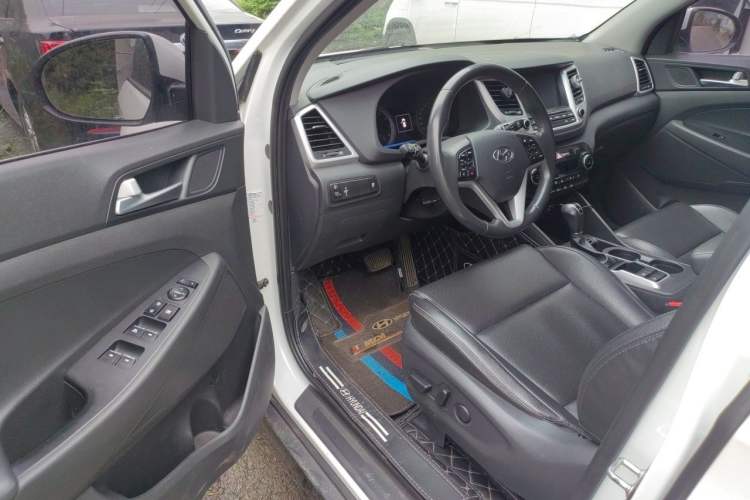 Used Hyundai Tucson 2018 1.6T Dual-Clutch Two-Wheel Drive 15th Anniversary Special Edition Driver Seat