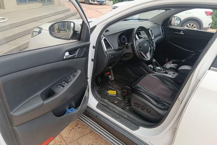 Used Hyundai Tucson 2018 1.6T Dual-Clutch Two-Wheel Drive 15th Anniversary Special Edition Driver Seat