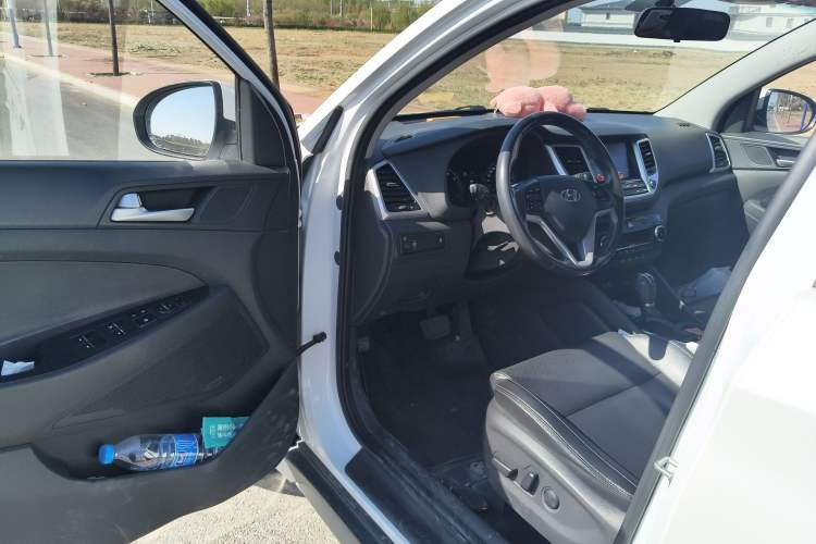 Used Hyundai Tucson 2018 1.6T Dual-Clutch Two-Wheel Drive 15th Anniversary Special Edition Driver Seat