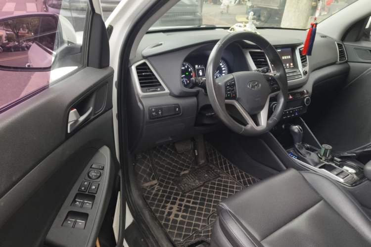Used Hyundai Tucson 2018 1.6T Dual-Clutch Two-Wheel Drive 15th Anniversary Special Edition Driver Seat