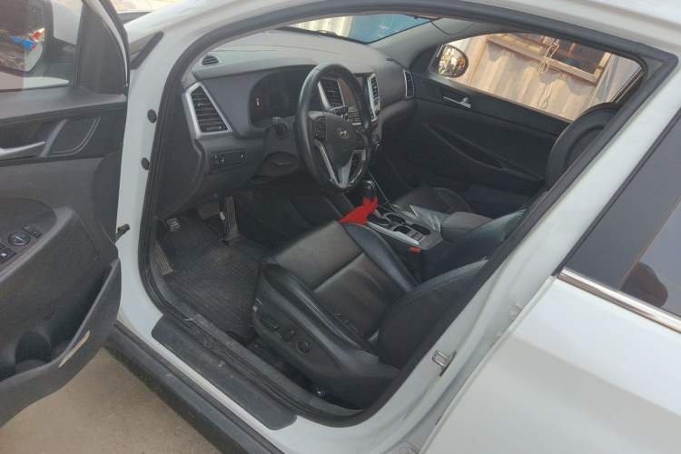 Used Hyundai Tucson 2018 1.6T Dual-Clutch Two-Wheel Drive 15th Anniversary Special Edition Driver Seat