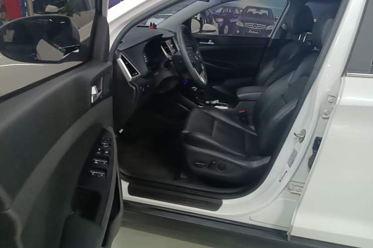 Used Hyundai Tucson 2018 1.6T Dual-Clutch Two-Wheel Drive 15th Anniversary Special Edition Driver Seat