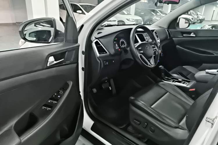 Used Hyundai Tucson 2018 1.6T Dual-Clutch Two-Wheel Drive 15th Anniversary Special Edition Driver Seat
