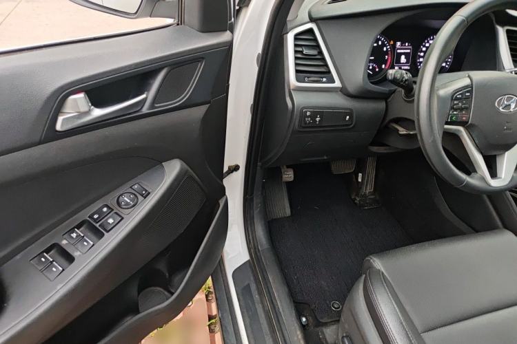 Used Hyundai Tucson 2018 1.6T Dual-Clutch Two-Wheel Drive 15th Anniversary Special Edition Driver Seat