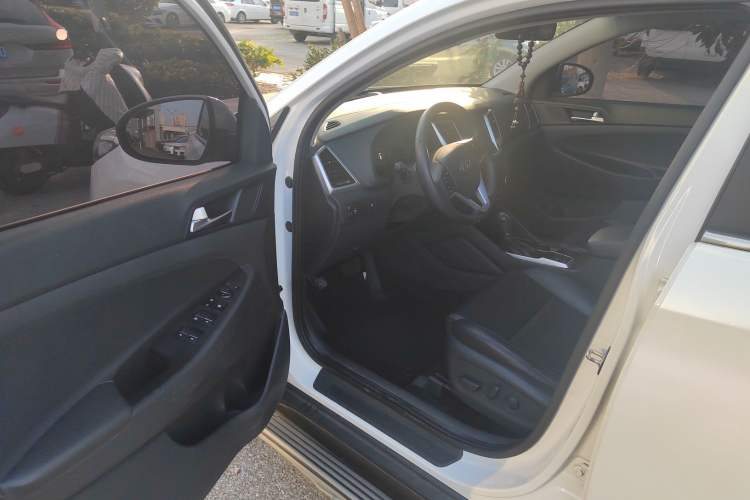 Used Hyundai Tucson 2018 1.6T Dual-Clutch Two-Wheel Drive 15th Anniversary Special Edition Driver Seat