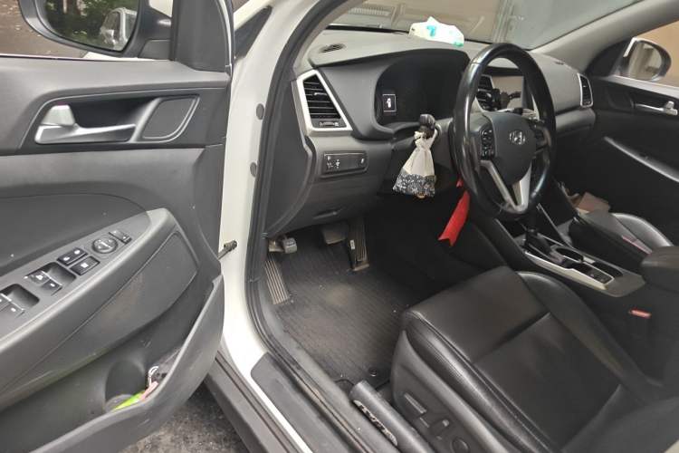 Used Hyundai Tucson 2018 1.6T Dual-Clutch Two-Wheel Drive 15th Anniversary Special Edition Driver Seat